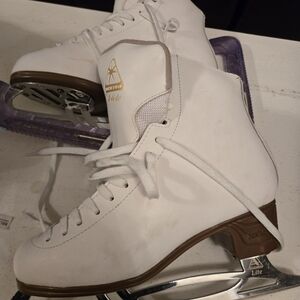 Jackson Women's size 7.5 White Ice Skates